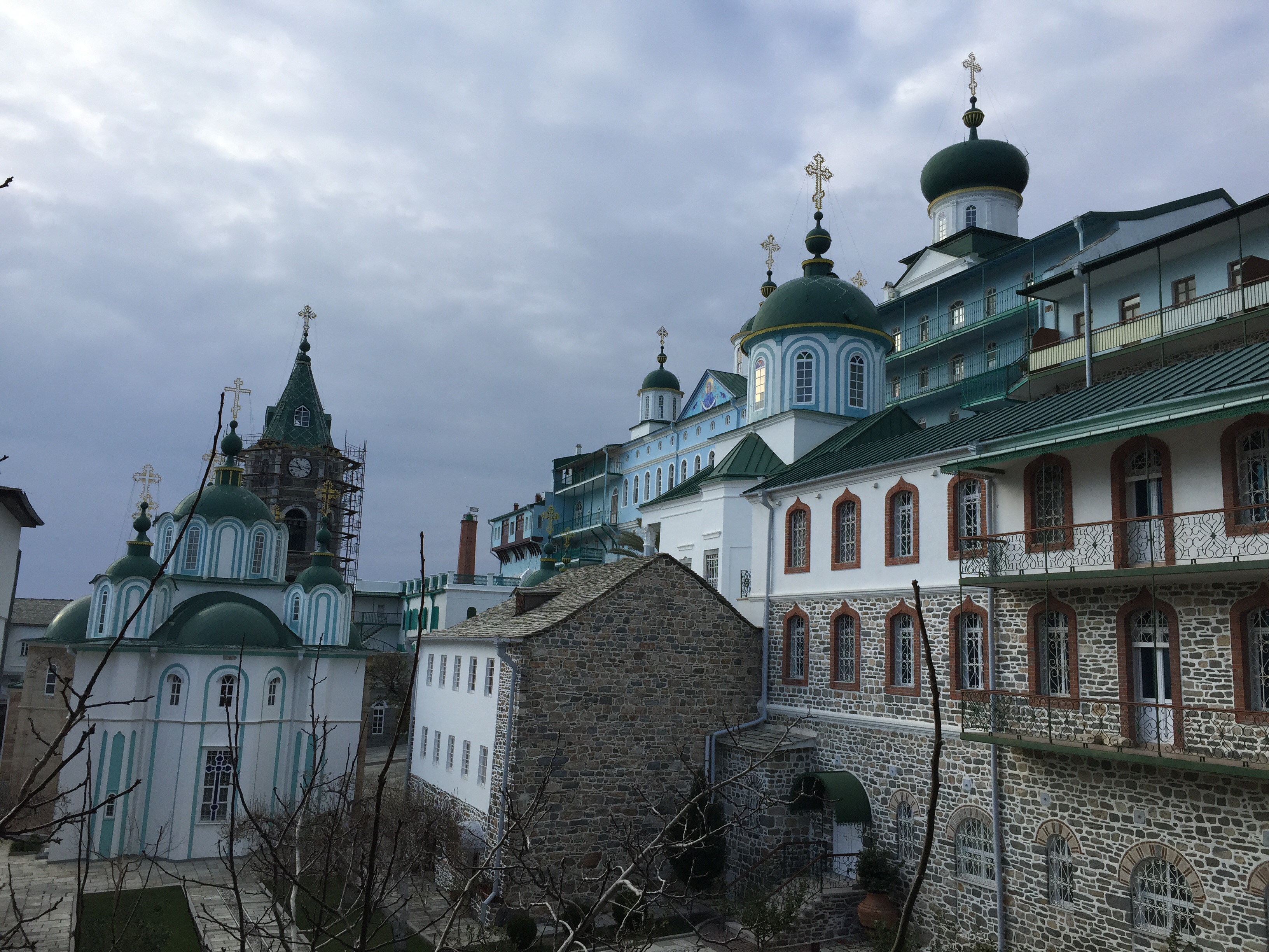 Началась паломническая поездка митрополита Волоколамского Илариона на Афон