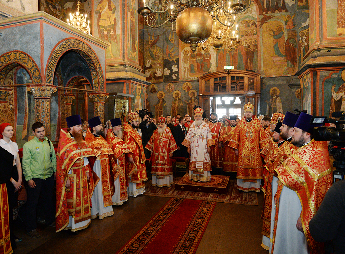 Патриаршее богослужение в день Радоницы