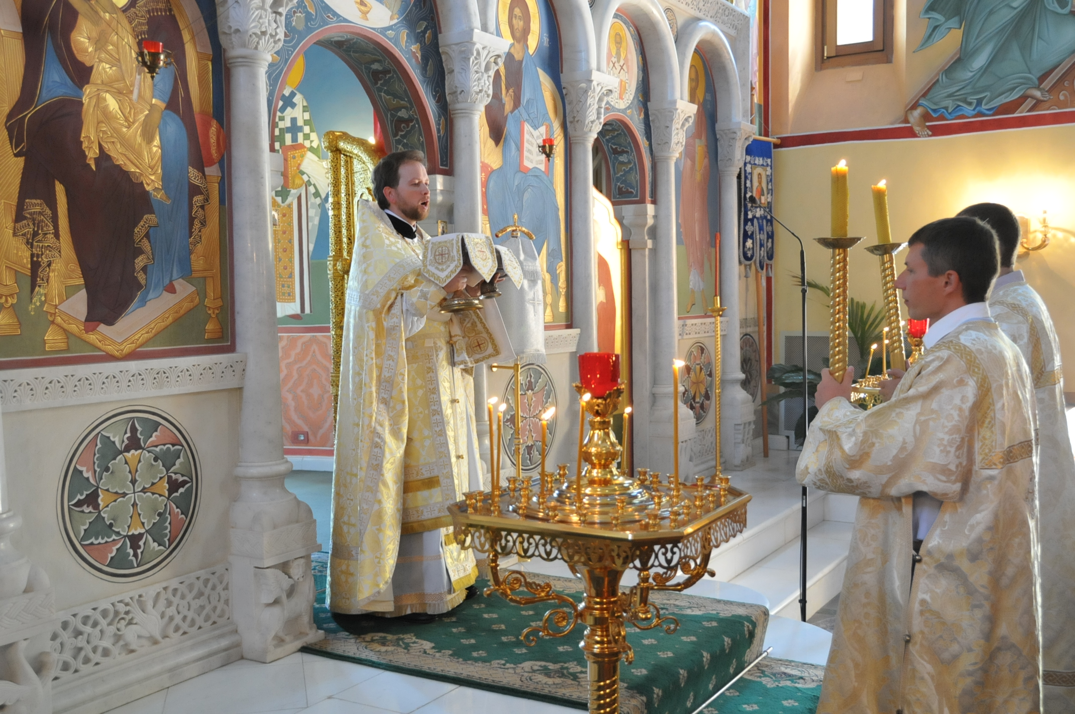 Воскресная Литургия