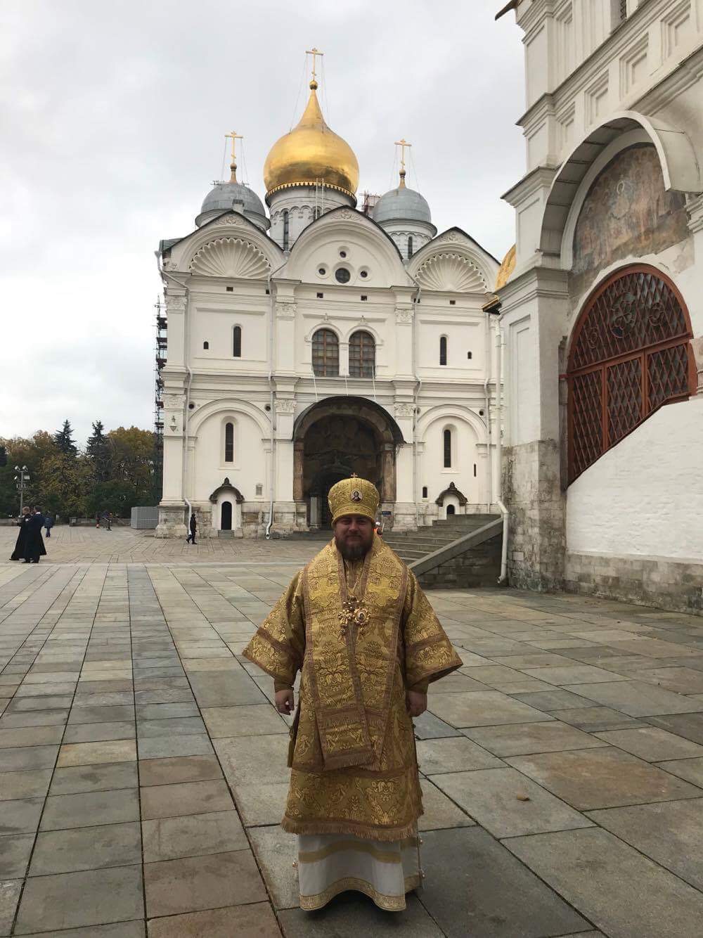 В день памяти Первосвятителей Московских Святейший Патриарх Кирилл совершил Божественную литургию в Успенском соборе Московского Кремля В день памяти Первосвятителей Московских Святейший Патриарх Кирилл совершил Божественную литургию в Успенском соборе Московского Кремля