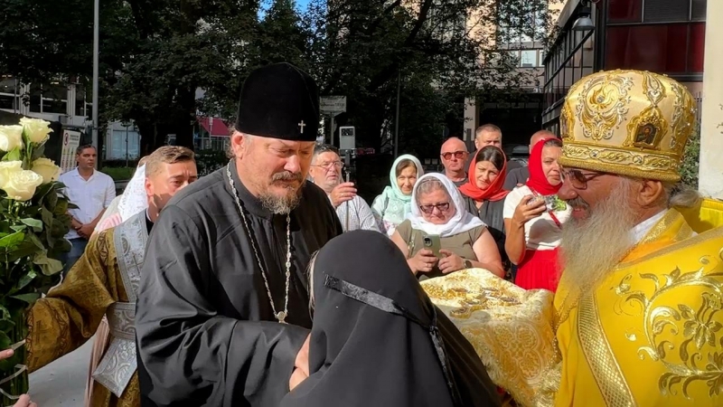 Митрополит Нестор посетил с архипастырским визитом Амвросиевский приход в Милане Митрополит Нестор посетил с архипастырским визитом Амвросиевский приход в Милане